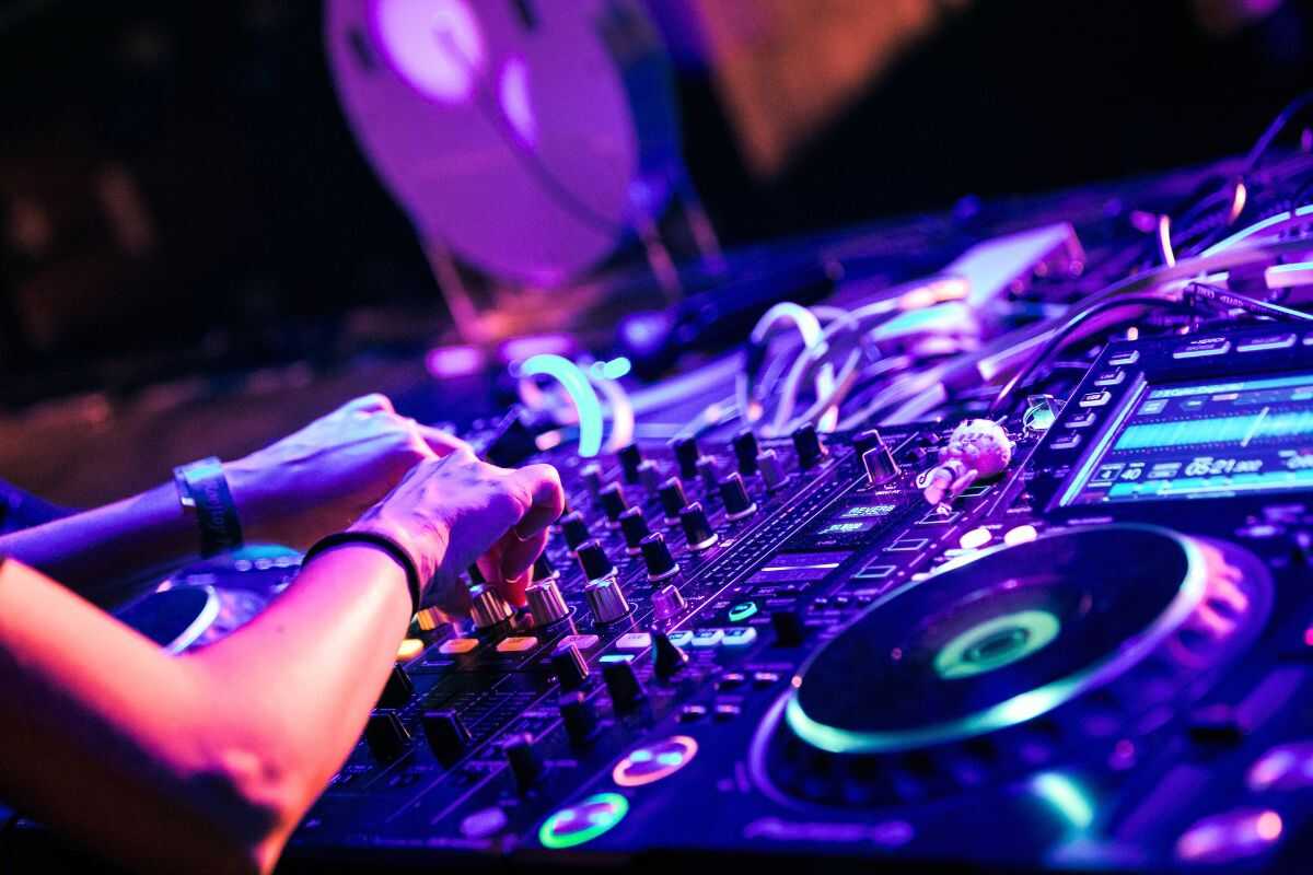 The DJ Scene and Yona Vibe