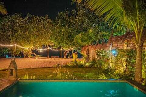 Aloe Ecological Boutique Villas Krabi garden – lush enclosed tropical garden with sunken pool lounge area