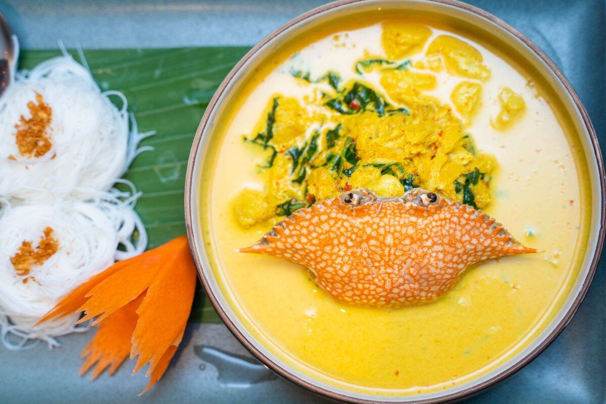 Best Thai Restaurants in Phuket Raya Restaurant Crab Meat Curry