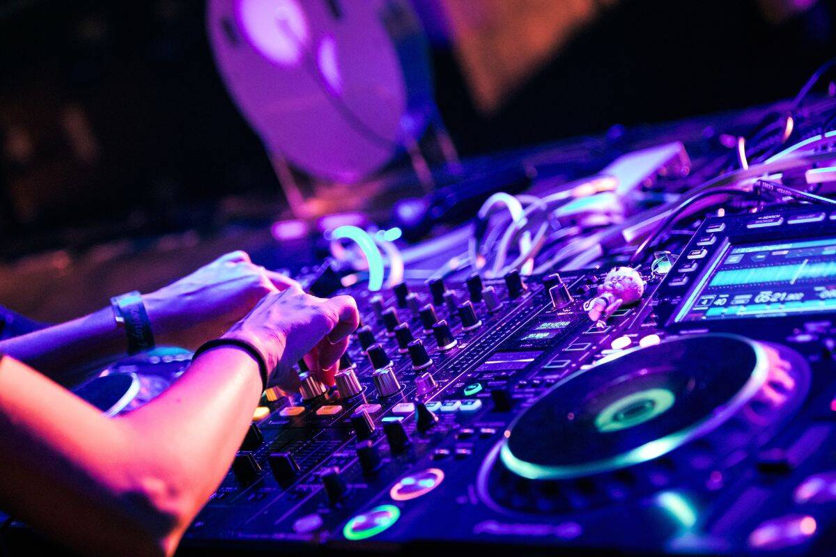 The DJ Scene and Yona Vibe